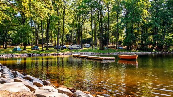 Découvrez les meilleurs campings au bord de l'eau pour l'été